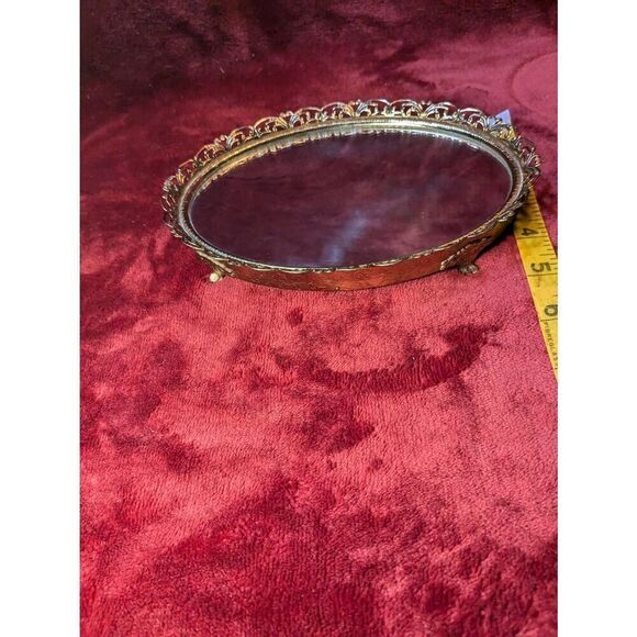 Vintage vanity tray in good condition. 7x5 - Picture 5 of 7